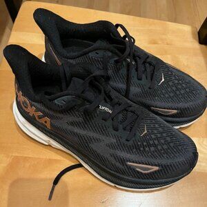 HOKA SNEAKERS